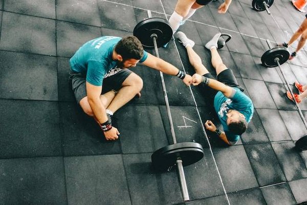 Les conseils clés d'un coach sportif pour une rééducation réussie à Bordeaux